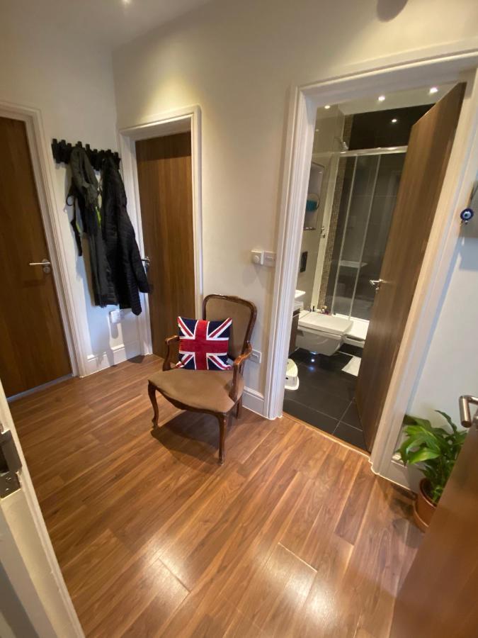 Notting Hill Next Door Bedroom In The Share Flat Londen Buitenkant foto